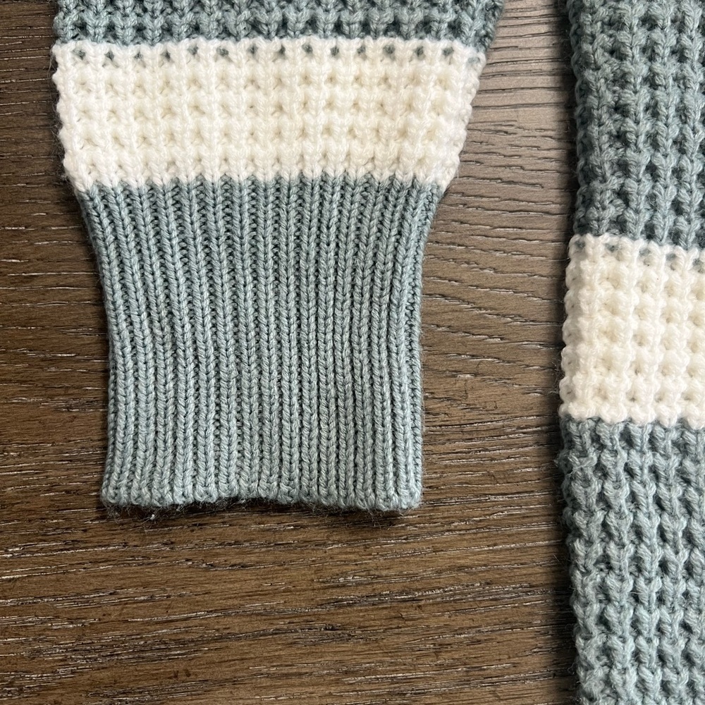 She + Sky chunky knit blue and white striped oversized sweater size Small - Picture 7 of 10